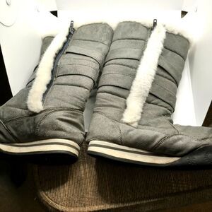 American Eagle zipper winter boots grey size 6